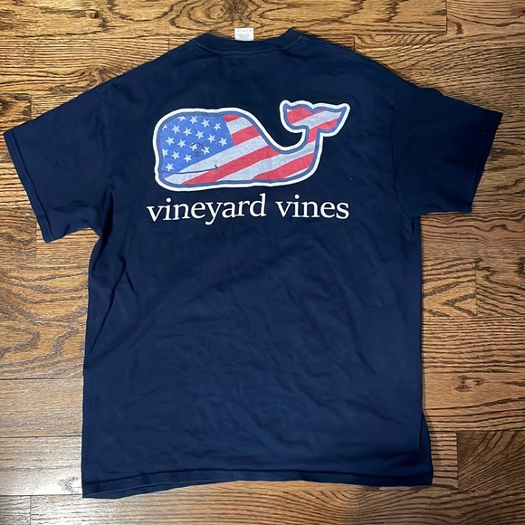 Vineyard vines t-shirt - Picture 1 of 3